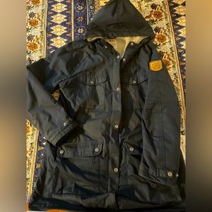 Greenland Winter Parka / Brand: Fjall Raven. Size: Large, Color : Navy